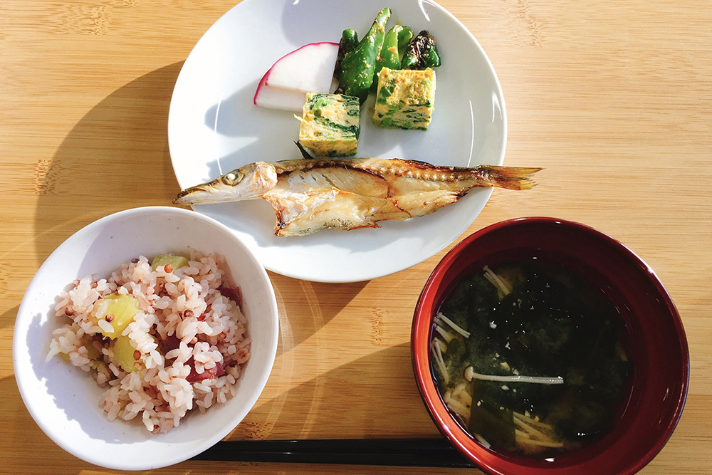 朝食